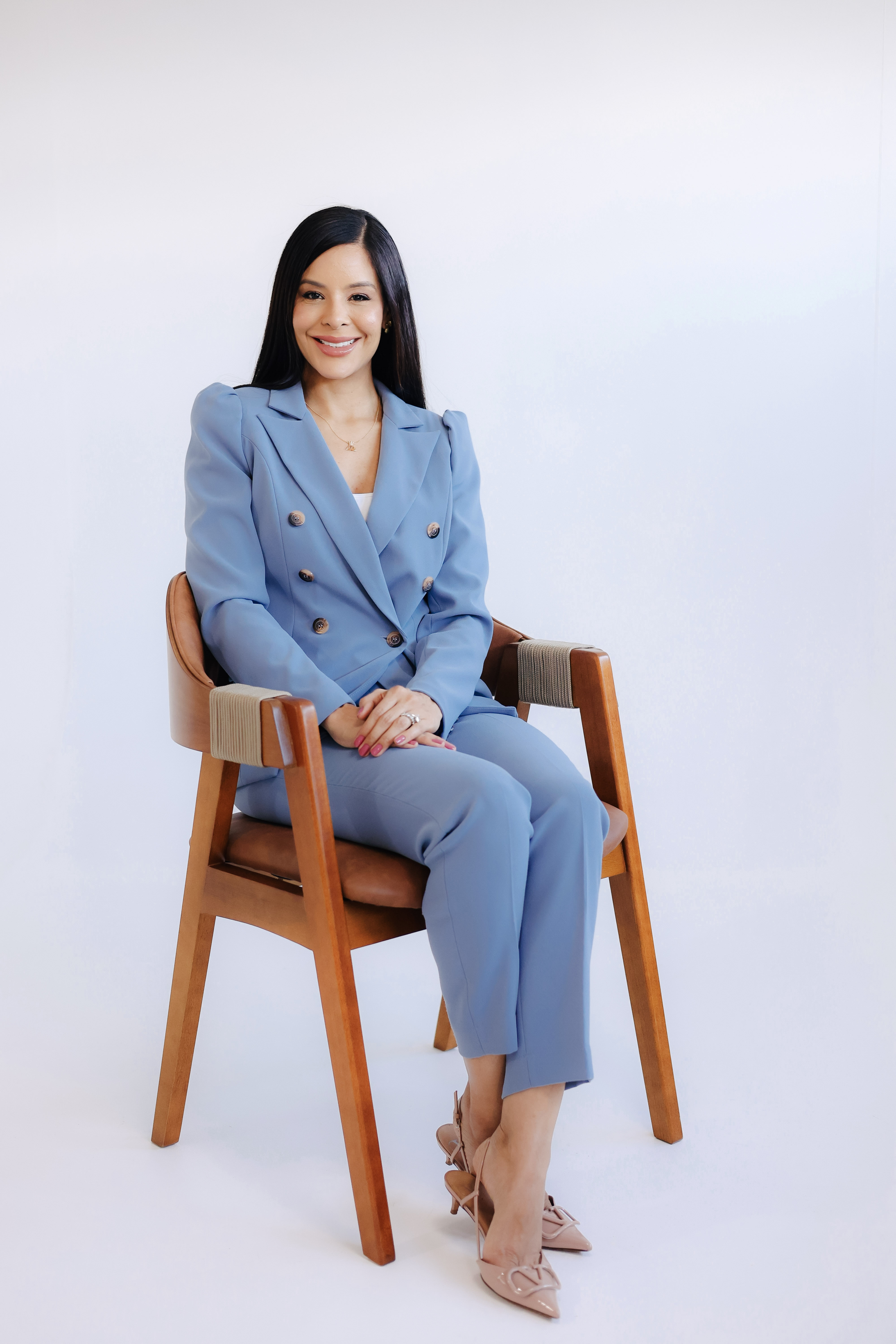 Retrato oficial — corpo inteiro